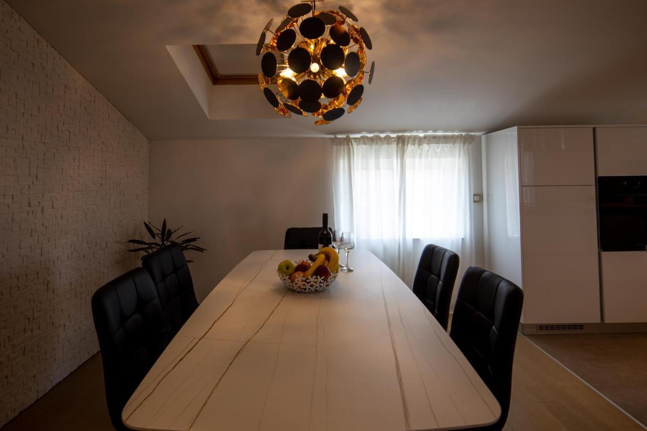 Lumaja Luxury Apartman Biograd Na Moru Exterior foto